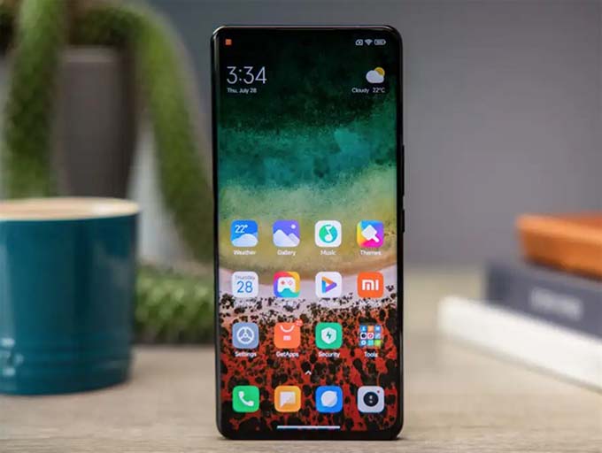 Màn hình Xiaomi 13 Ultra sáng hơn Galaxy S23 Ultra