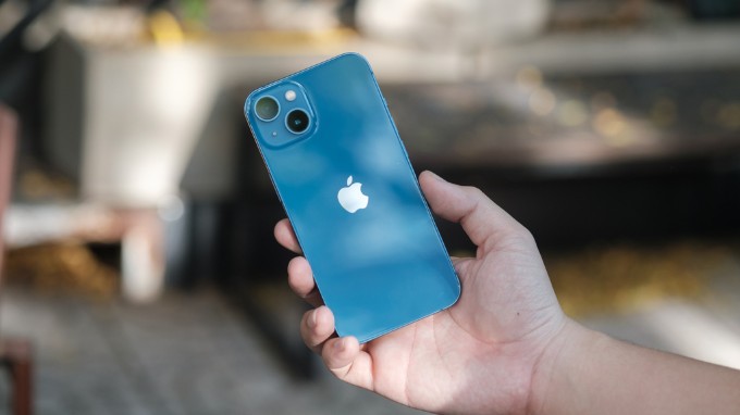 iPhone 13