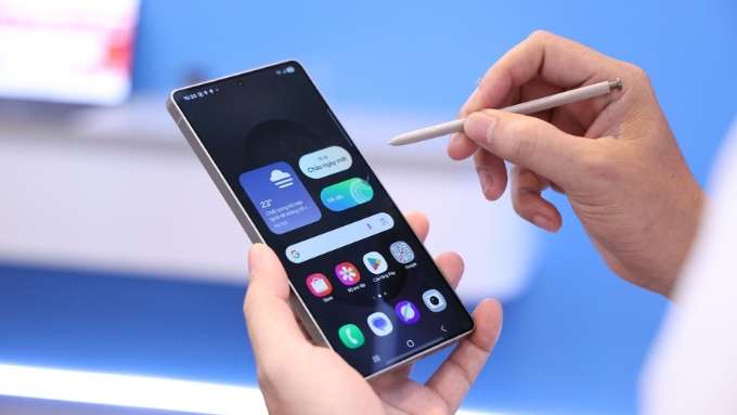 Samsung Galaxy S25 Ultra là mẫu điện thoại thay thế Galaxy Z Fold 7 đỉnh cao, không có thiết kế gập nhưng “mạnh” toàn diện