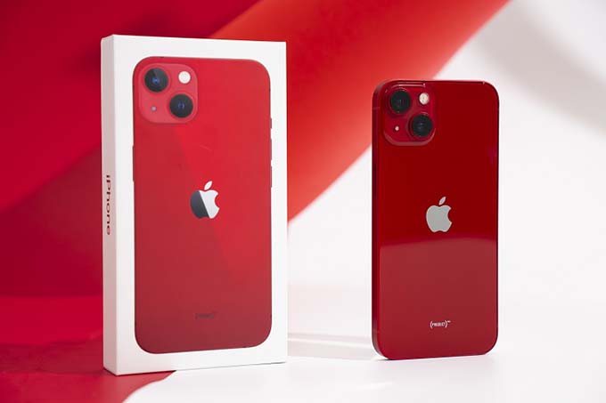 iPhone 13