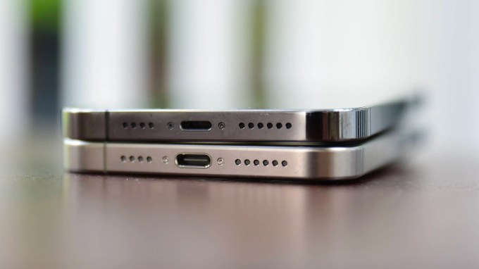 So sánh pin trên iPhone 15 Pro Max và iPhone 13 Pro Max