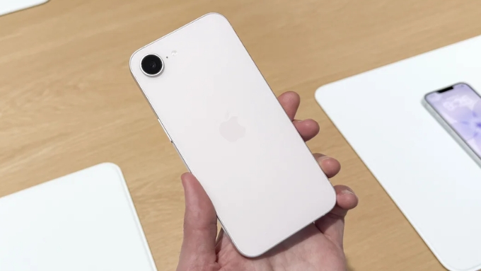 iPhone 17e vẫn giữ ngôn ngữ thiết kế quen thuộc đã xuất hiện từ dòng iPhone 14