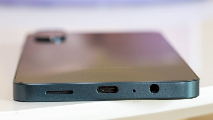 Pin là điểm khác biệt khi so sánh Xiaomi Redmi A7 Pro vs Samsung Galaxy A07