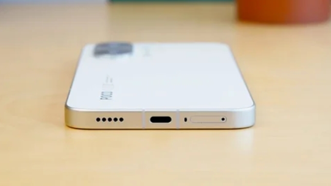 So sánh POCO X8 Pro Max vs Samsung Galaxy S25 FE về pin