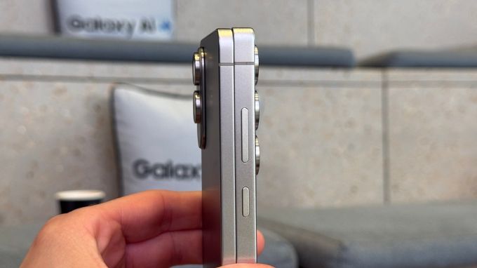 So sánh dung lượng pin Samsung Galaxy S25 edge và S25 Ultra