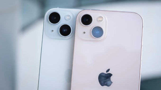 iPhone 15 và iPhone 13 đều sở hữu camera kép phía sau