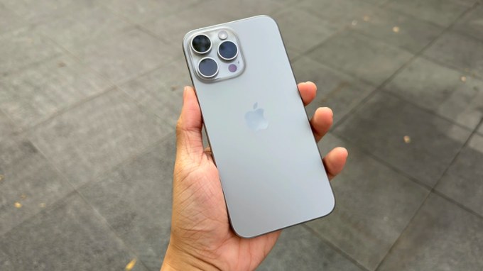 Vì sao phải kiểm tra iPhone 15 Pro Max cũ trước khi mua
