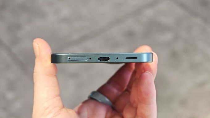 Pin là điểm khác biệt khi so sánh Galaxy A57 và Xiaomi 15T