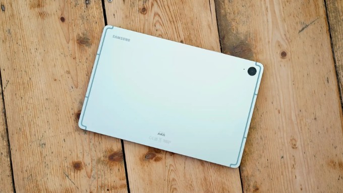 Đánh giá Galaxy Tab S9 FE về thiết kế