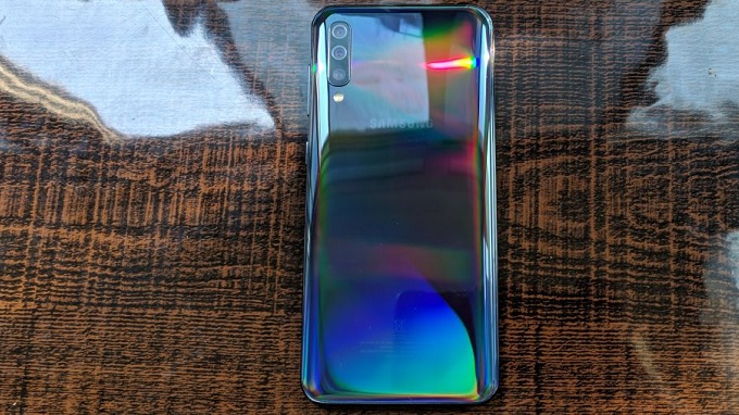 Galaxy A50 có vượt trội so với Galaxy A7 (2018)
