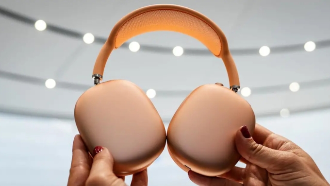 AirPods Max 2 vẫn duy trì ngôn ngữ thiết kế quen thuộc từ thế hệ đầu