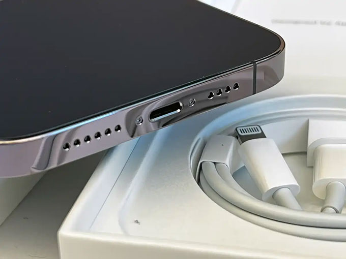 Tổng hợp hình ảnh thực tế của iPhone 14 Pro Max: cổng sạc