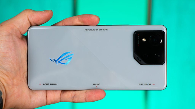 Asus ROG Phone 8 sở hữu thiết kế hấp dẫn