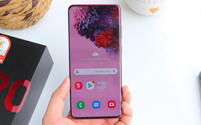 Galaxy S20+ đỏ được trang bị màn hình Dynamic AMOLED 6.7 inch