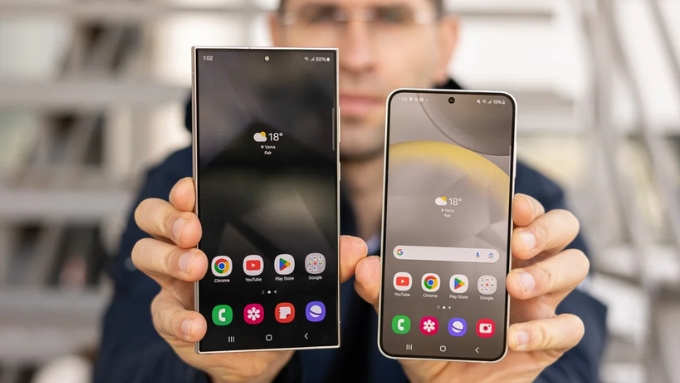 So sánh Samsung Galaxy S24 và Galaxy S24 Ultra về màn hình cho thấy sự khác biệt rõ rệt