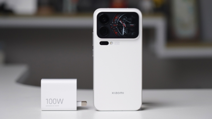 Dung lượng pin 7.500 mAh là một trong những cải tiến nổi bật nhất trên mẫu máy này