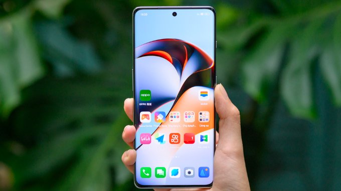 OnePlus Ace 2 có màn hình hiển thị tuyệt vời