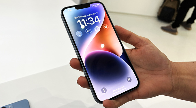 So sánh chi tiết iPhone 14 vs Galaxy Z Flip 4 trên mọi khía cạnh