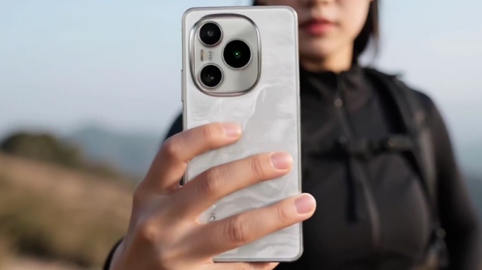 Camera kép 50MP: Chụp ảnh sắc nét ngày và đêm