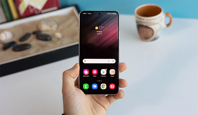 Màn hình Galaxy S22 Plus có độ sáng tốt hơn iPhone 14 Max