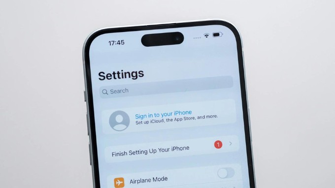 Màn hình Dynamic Island trên iPhone 15 Plus