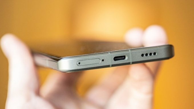 Xiaomi 13 Ultra sạc nhanh ấn tượng và tiết kiệm pin cực tốt