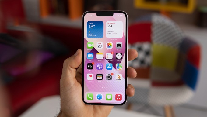Màn hình hiển thị iPhone 13