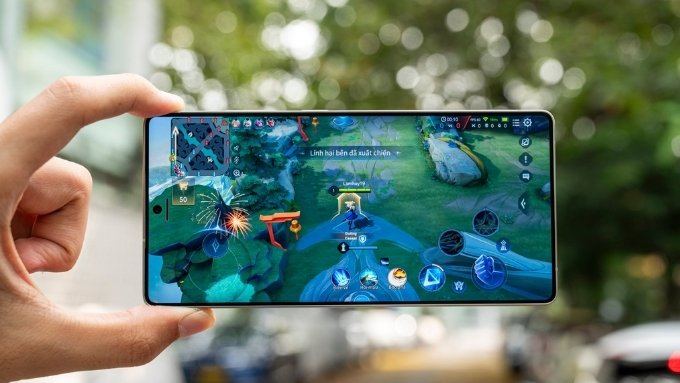 So sánh iPhone 17 Pro và Galaxy S25 Ultra về hiệu năng