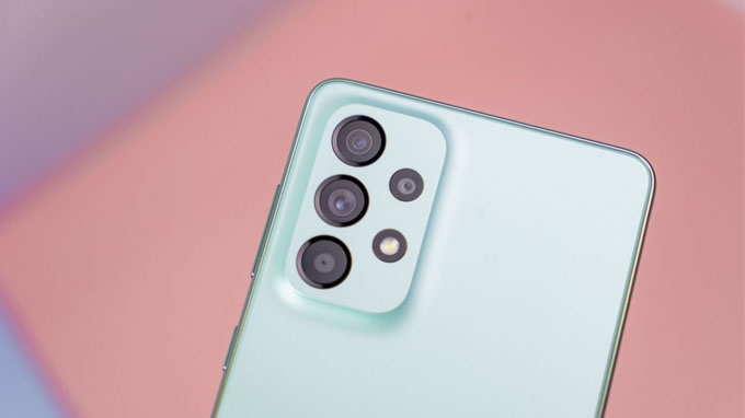 Galaxy A73 5G được trang bị hệ thống ống kính chất lượng