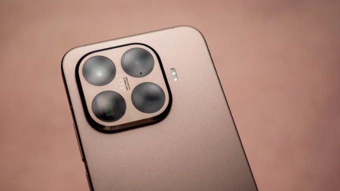 Xiaomi 15T Pro nổi bật với camera chính 50MP khẩu lớn