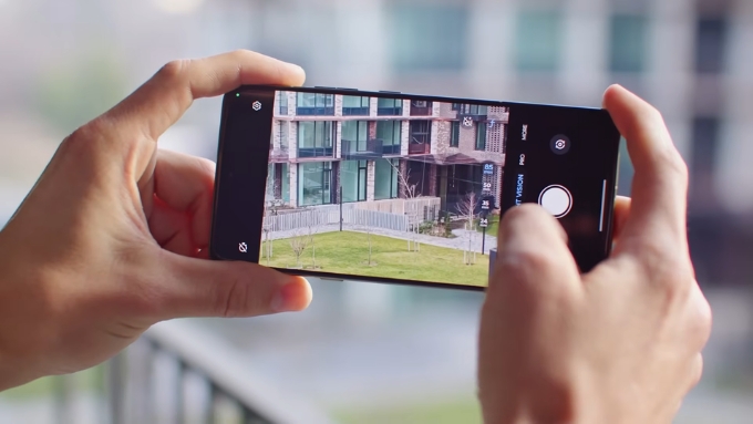 Motorola Signature được trang bị cụm 3 camera 50MP