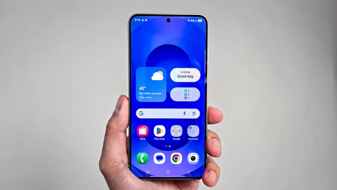Samsung Galaxy S25 được trang bị màn hình Dynamic LTPO AMOLED 2X kích thước 6.2 inch