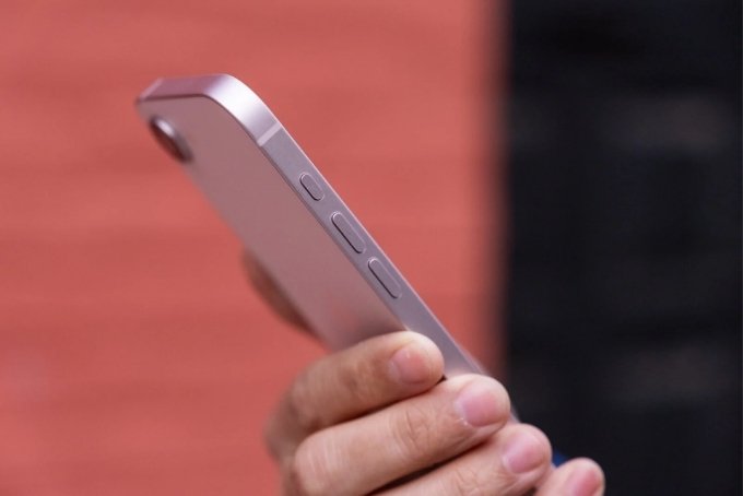 iPhone 17e có dùng được 2 eSIM cùng lúc không?