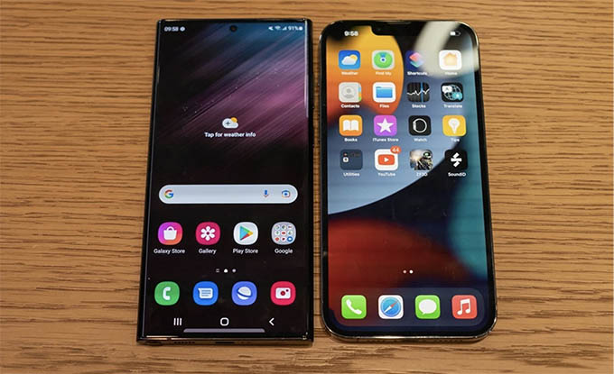 So sánh màn hình Galaxy S22 Ultra và iPhone 13 Pro Max
