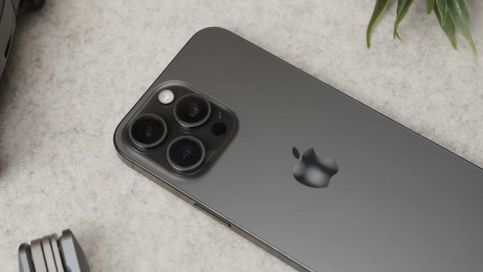 iPhone 15 Pro Max vẫn giữ vững sức hút trong năm 2025 khi trở thành lựa chọn hấp dẫn cho người dùng