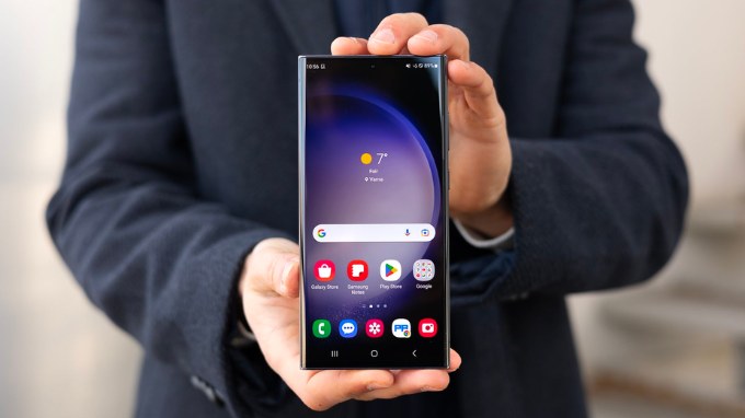 Màn hình không mấy khác biệt so với S24 Ultra