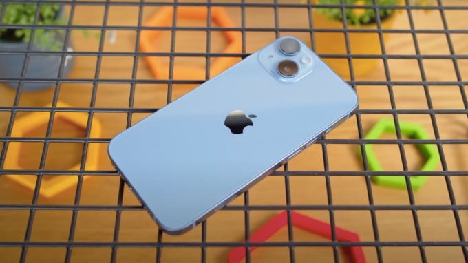 Thiết kế iPhone 14 256GB cũ tối giản, bền bỉ