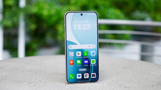 Màn hình AMOLED 120Hz, hiển thị mượt và sắc nét