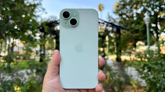 iPhone 15 Plus 128GB Cũ (Trầy Đẹp) là thiết bị đã qua sử dụng nhưng vẫn giữ được mức độ hoàn thiện cao