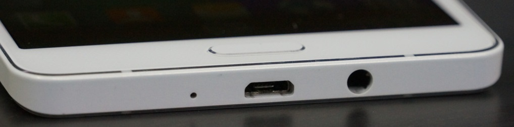 Samsung-Galaxy-A7-charging-port-Bottom