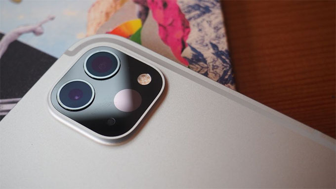Camera iPad Pro M2 2022 tiếp tục được trang bị 2 ống kính