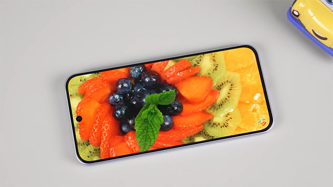 Màn hình AMOLED 6,57 inch của OPPO Reno15 F