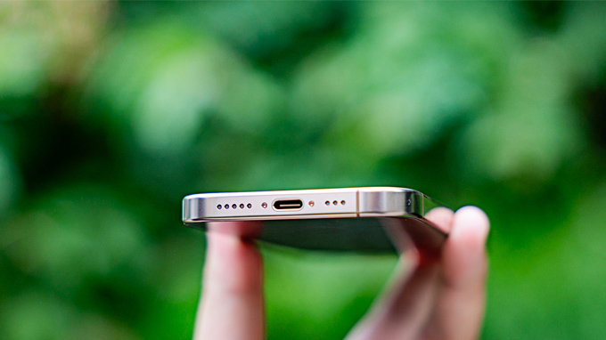 Dung lượng pin iPhone 16 Pro 1TB cũ 99% vẫn đủ dùng