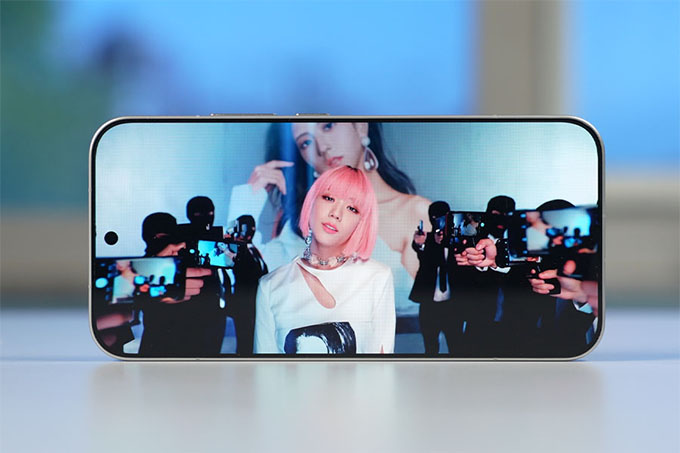 Màn hình chính của 17 Pro Max sử dụng tấm nền OLED 6,9 inch tuyệt đẹ
