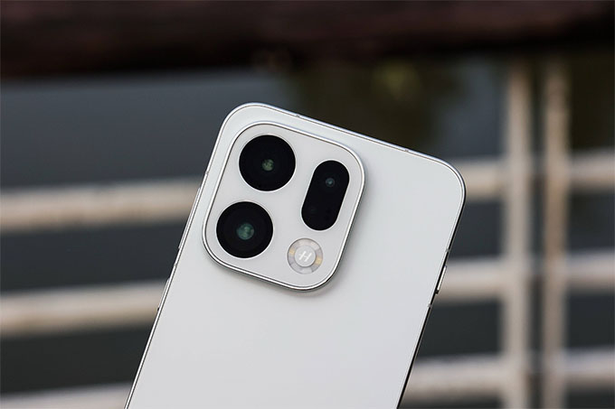 Hệ thống ba camera 50MP trên Oppo Find X9 5G được tinh chỉnh bởi Hasselblad