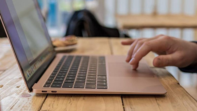 MacBook Air M1 2020 13 inch 256GB có thời gian sử dụng 18 tiếng