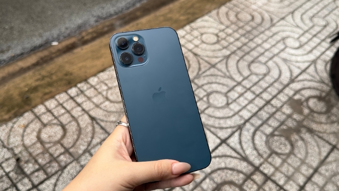 iPhone 12 Pro 512GB cũ là thiết bị chính hãng của Apple đã qua sử dụng nhưng còn đảm bảo khả năng hoạt động ổn định