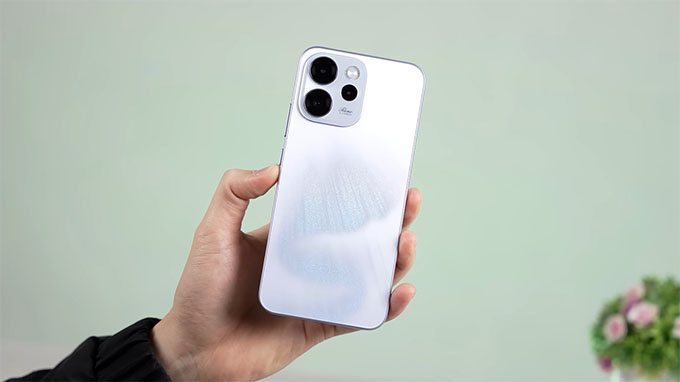 Camera Oppo Reno15 F: Ổn định cho chụp ảnh hàng ngày