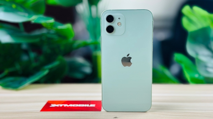 iPhone 12 Mini 64GB Cũ (Trầy Đẹp) có thiết kế khung viền vuông, kích thước nhỏ và trọng lượng chỉ 135g