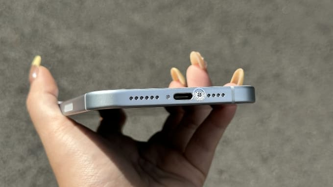 Thời lượng pin vượt trội so với dòng Pro